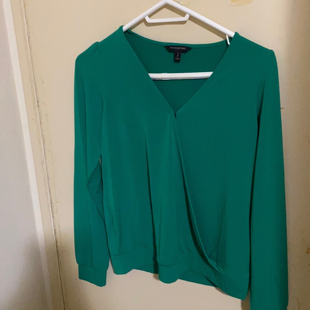 Banana Republic top in size Small